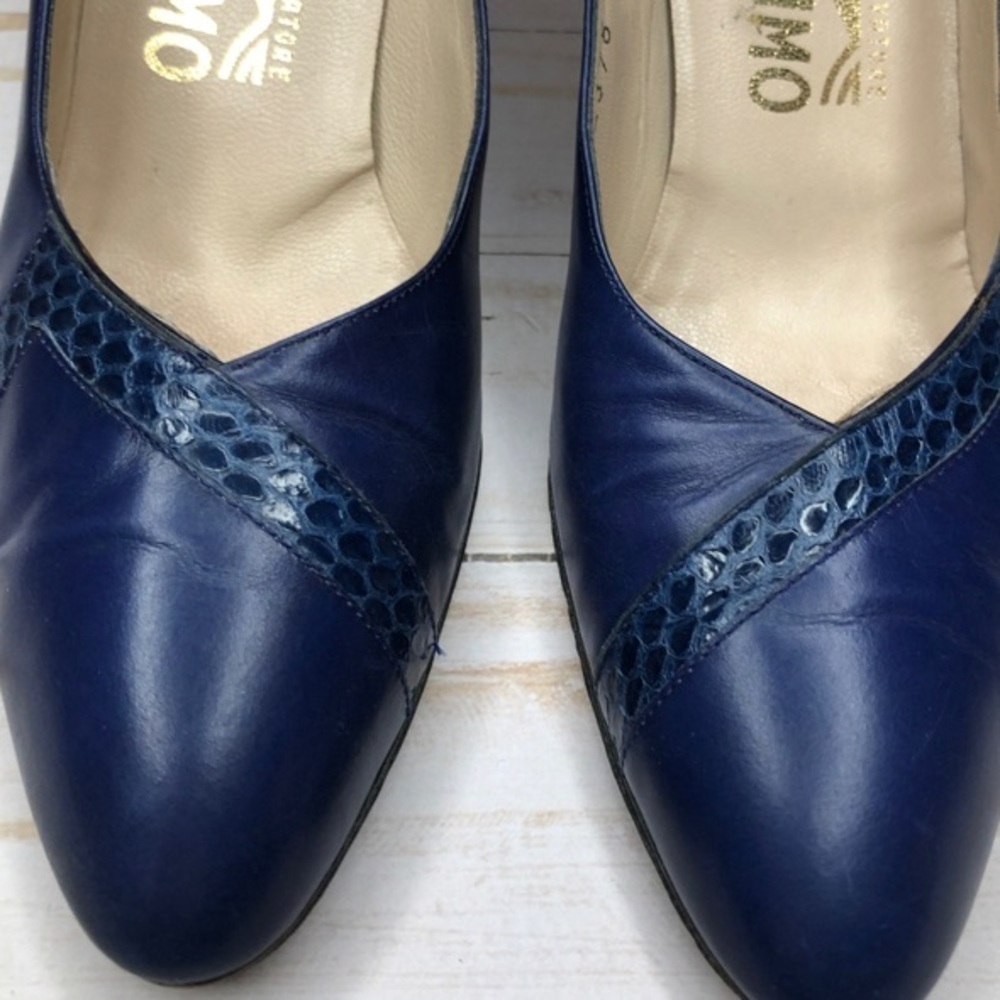 Salvatore Ferragamo Vintage Blue Snake Print Pumps Heels Sz 7.5AAA - Picture 4 of 16
